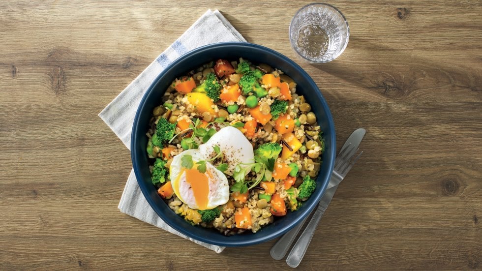 Quinoa et légumes,  œuf poché au piment d’Espelette