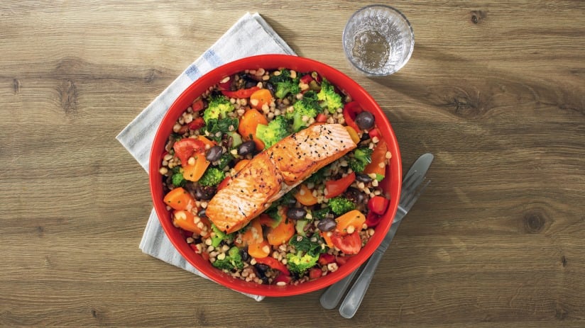  Sarrasin et légumes, dos de saumon grillé, sauce citron-persil