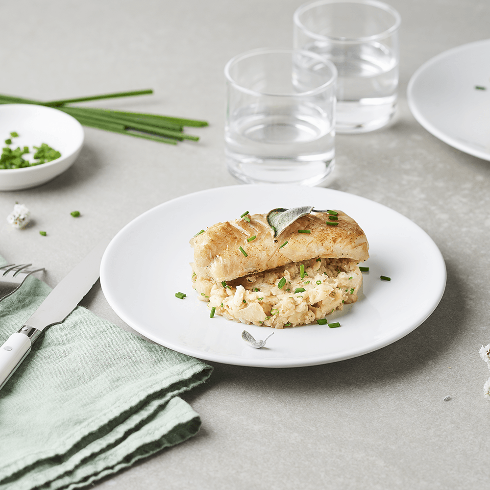 Filets de Colin d'Alaska à la sauge, écrasée de topinambour à la ciboulette