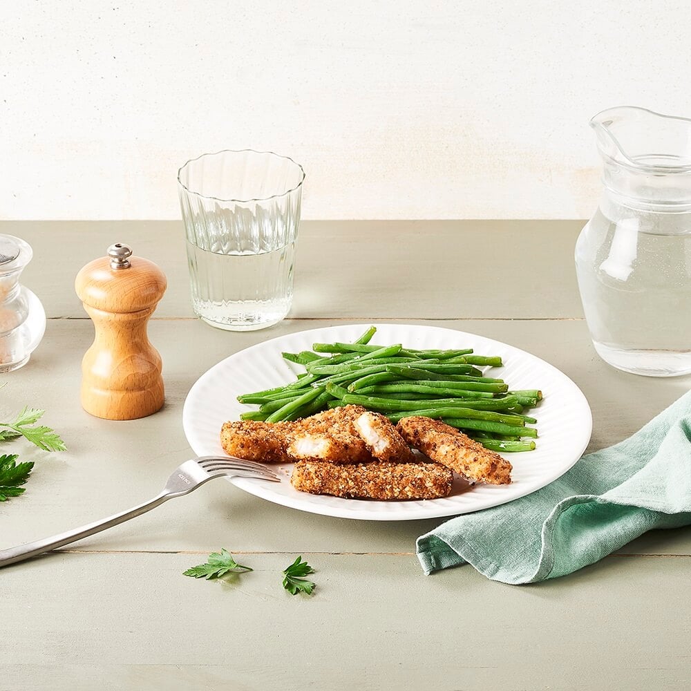 Bâtonnets poisson pané et fagots de haricots verts au sésame