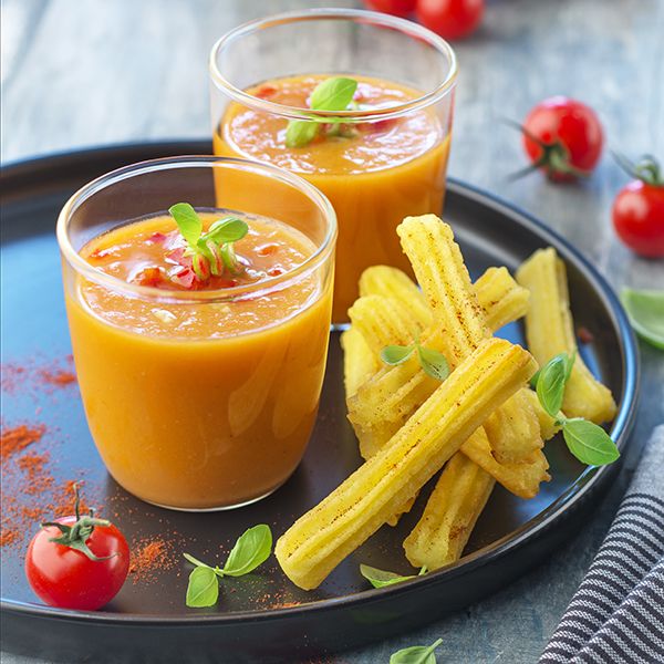 Gaspacho de tomates et churros de pommes de terre