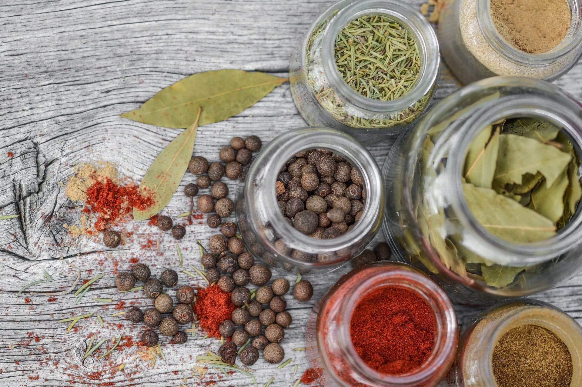 Quelles herbes et épices pour cuisiner le poisson ? | Findus