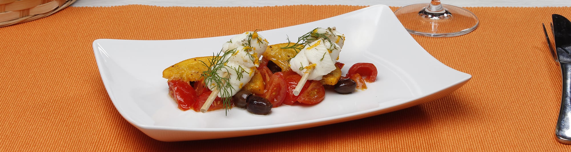 Paupiettes de colin d’Alaska aux tomates, oranges et olives