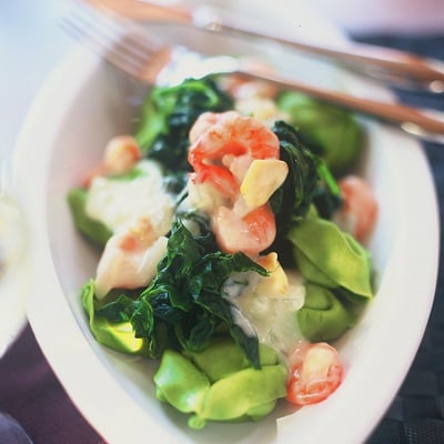 Raviolis aux épinards en branches et aux petites crevettes épicées